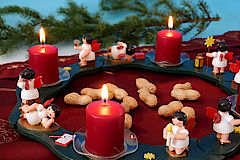 Engel auf Adventskranz